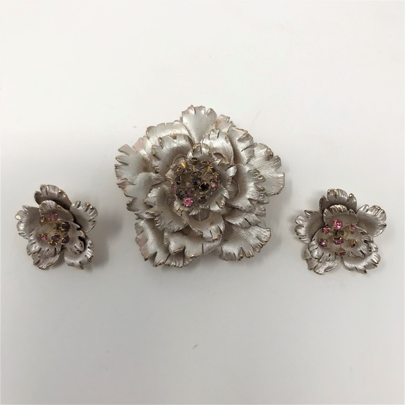 Unsigned Jewelry - (SOLD)Gold & Frosted Silver Purple Trembler Brooch